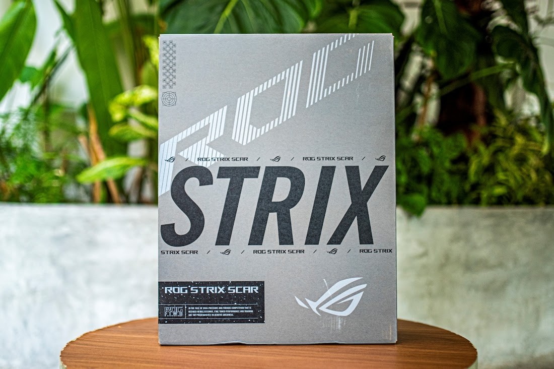 Hình ảnh thực tế vỏ hộp và thiết kế mới của ROG Strix SCAR 18