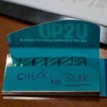 FIL Gave Me a Pack of Gum – When I Saw What He Scribbled Inside, I Gasped