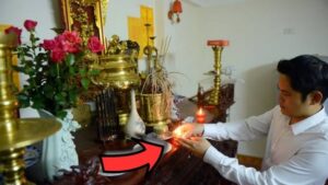 4 thứ cần hạ gấp khỏi bàn thờ sau Rằm tháng Chạp, giữ lại Tiền của lao đao