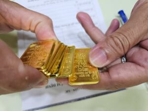 Chặn kịp thời người phụ nữ mang vàng trị giá 500 triệu đồng đi bán chuyển cho kẻ gian