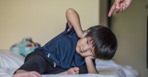 Trẻ IQ cao lúc nhỏ thường có 5 “tật xấu” này, chuyên gia tâm lý nói: Cha mẹ cứ kệ con!