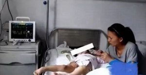 Bé 1 tuổi mắc UT máu vì thường xuyên sử dụng thứ đồ này, BS Nhi nhắc nhở bố mẹ cẩn thận