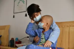 Bé gái 5 tuổi UT giai đoạn cuối, bài học cảnh tỉnh cha mẹ