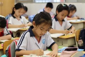 Cô giáo yêu cầu điền thành ngữ “lá lành…, tình làng…”, loạt đáp án học sinh đưa ra khiến phụ huynh đỏ mặt