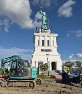 Doanh nghiệp tháo dỡ bức tượng ‘Nữ thần Khai phóng’