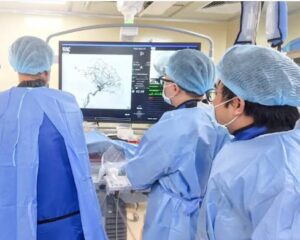 Người phụ nữ xuất huyết não sau 3 ngày uống 4,5 lít nước ai nghe cũng khen: Thanh nhiệt, tốt cho sức khỏe