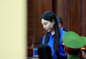 Thuỳ Tiên và Trương Ngọc Ánh chung số phận